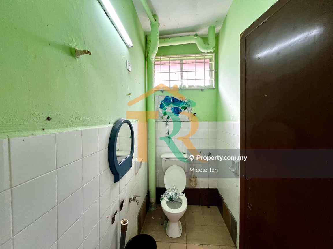 Semi-Detached House for Sale in Jalan Bakri, Batu 4, Jalan Bakri by Micole Tan - iProperty.com.my