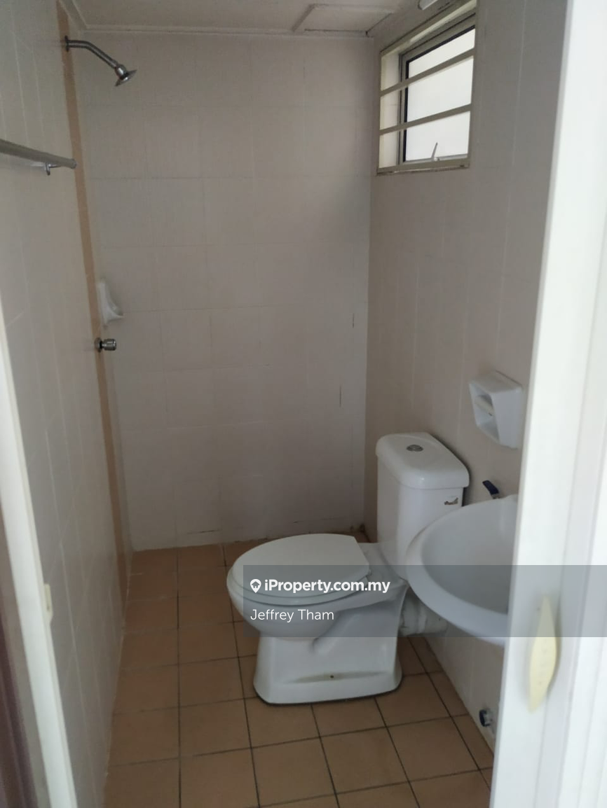 Townhouse for Sale in Taman Amansiara, Rawang by Jeffrey Tham - iProperty.com.my