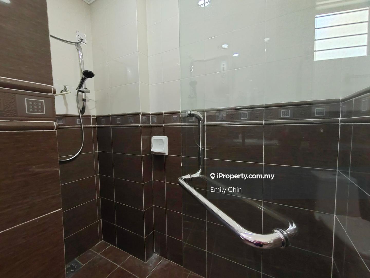 Semi-Detached House for Sale in Kelana Jaya, Petaling Jaya by Emily Chin - iProperty.com.my