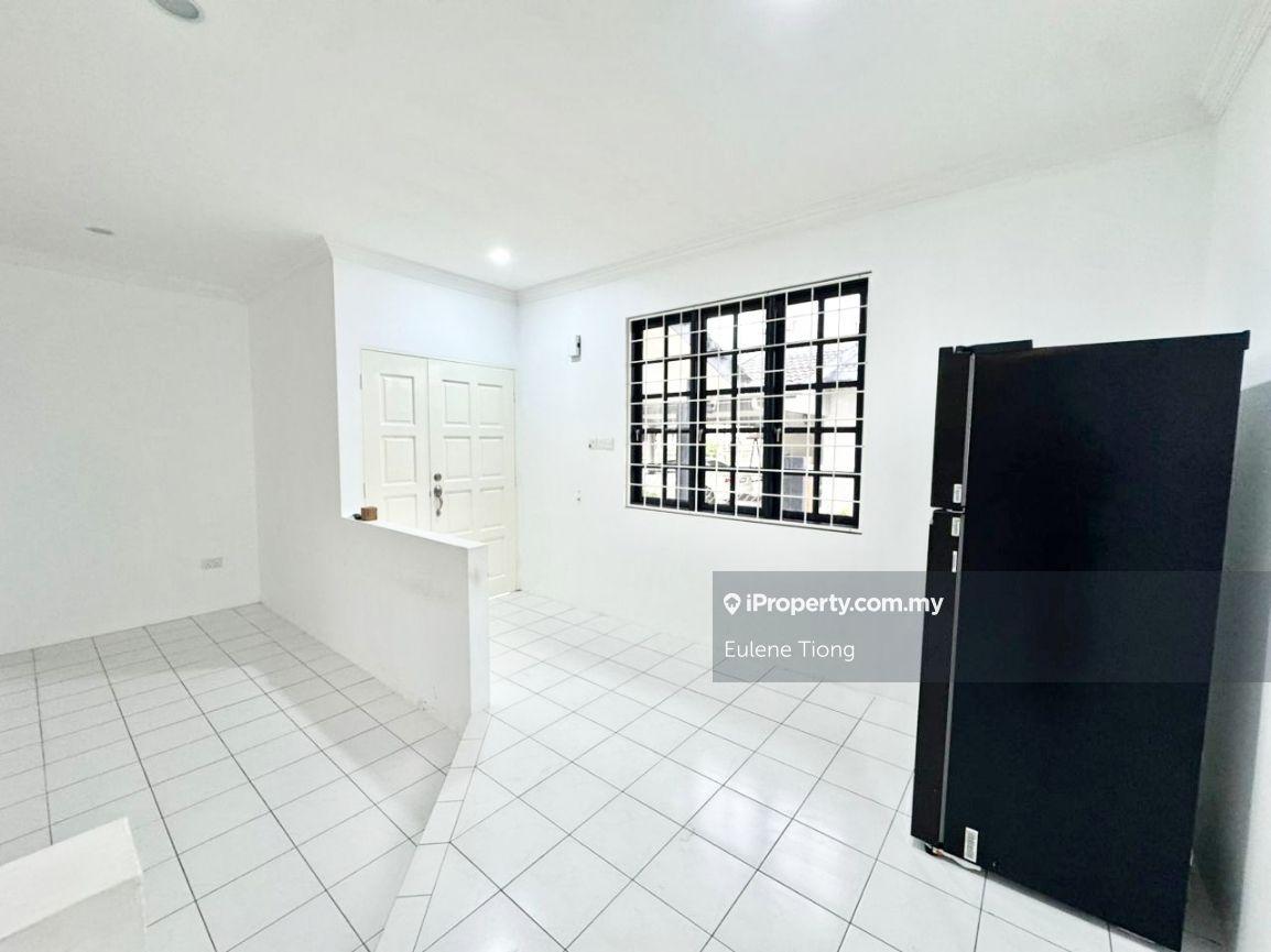 Semi-Detached House for Rent in Kuching, Sarawak by Eulene Tiong - iProperty.com.my