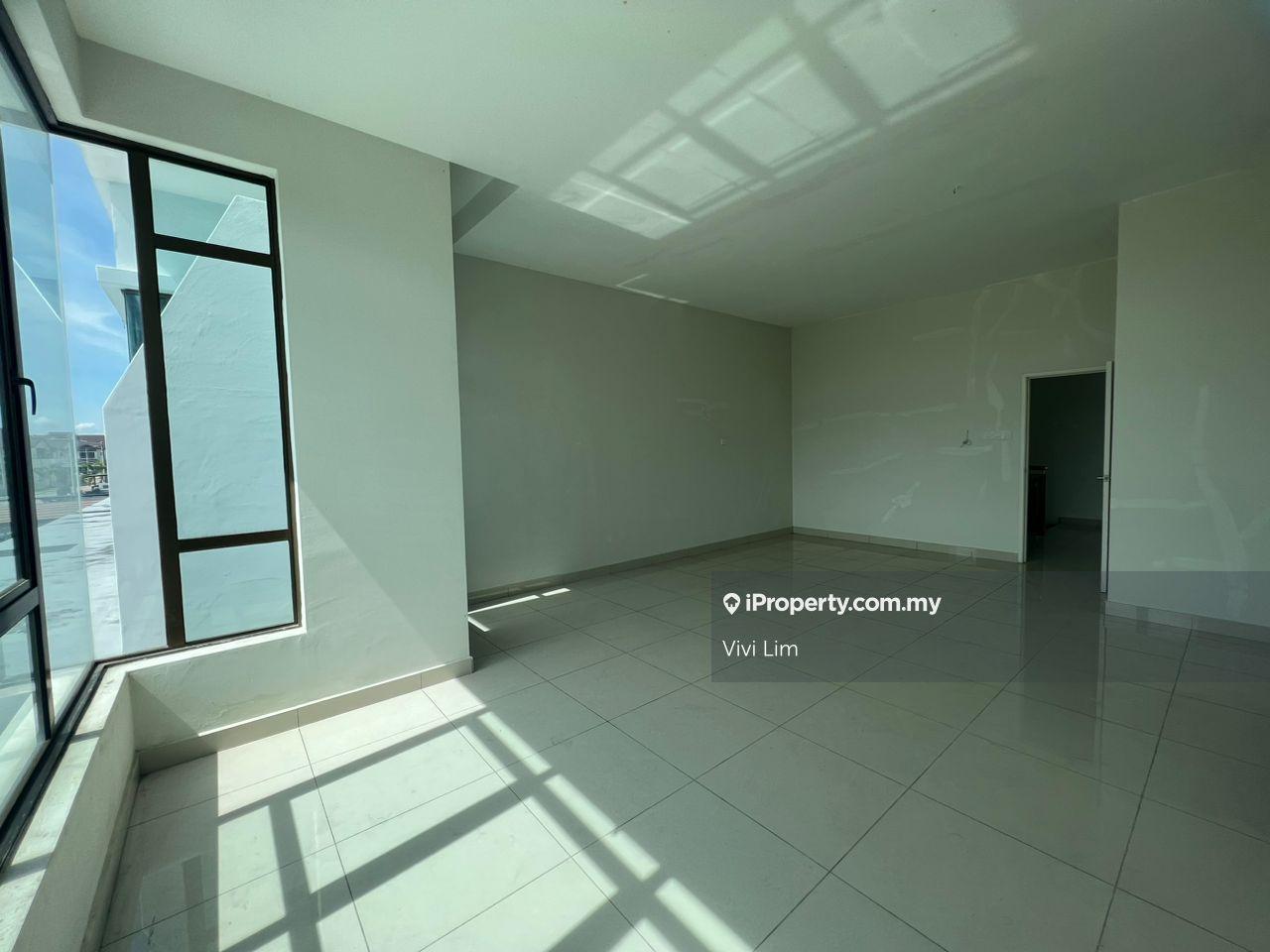 Rumah Berangkai 2 Tingkat untuk Dijual di Taman Tasik Indah, Kluang oleh Vivi Lim - iProperty.com.my