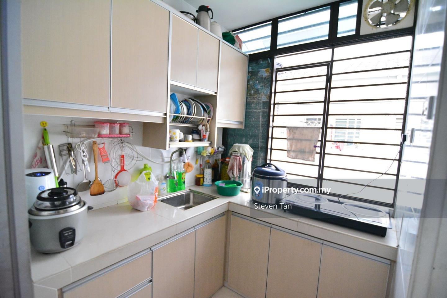 Townhouse for Sale in Bandar Saujana Putra, Tanjong Duabelas by Steven Tan - iProperty.com.my
