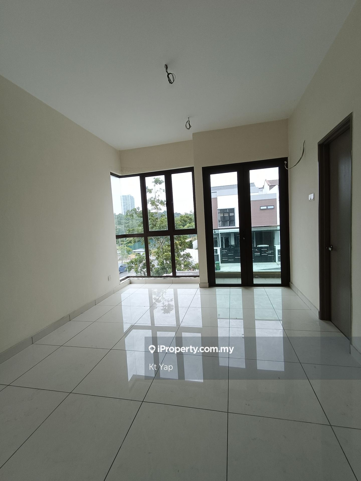 Rumah Berangkai 3 Tingkat untuk Dijual di Gembira 33, Kuchai Lama, Happy Garden, Salak South, Sri Petaling oleh Kt Yap - iProperty.com.my