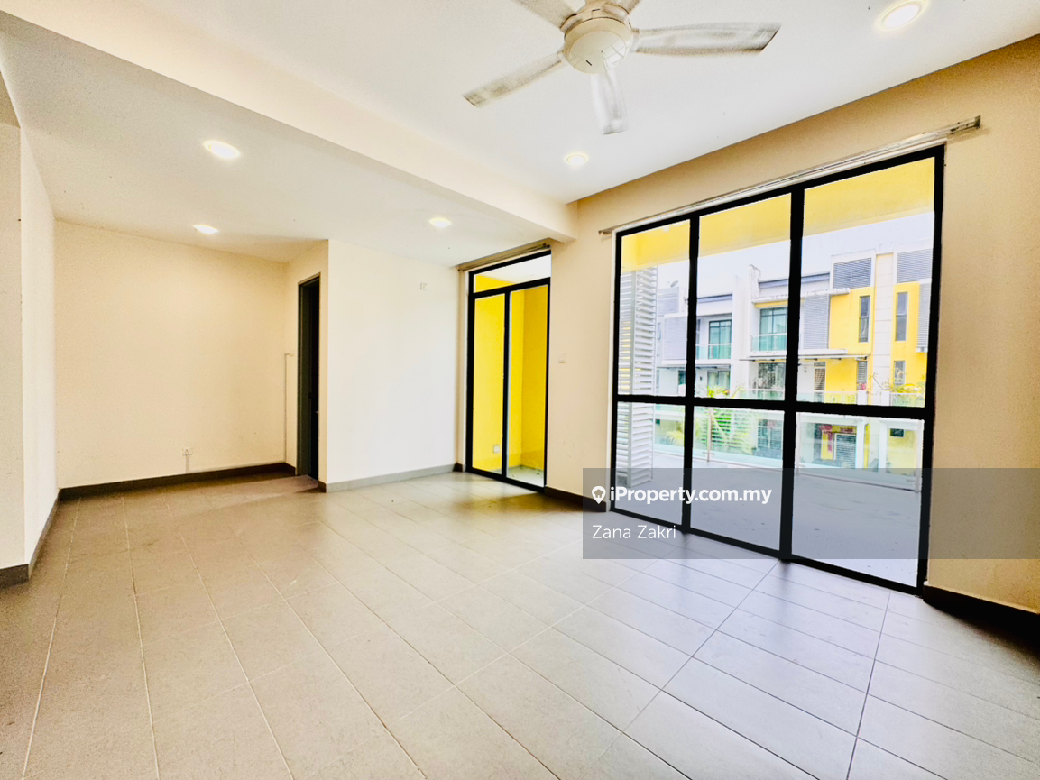 Rumah Berangkai 3 Tingkat untuk Dijual di TAMAN UKAY TROPIKA, Ampang oleh Zana Zakri - iProperty.com.my