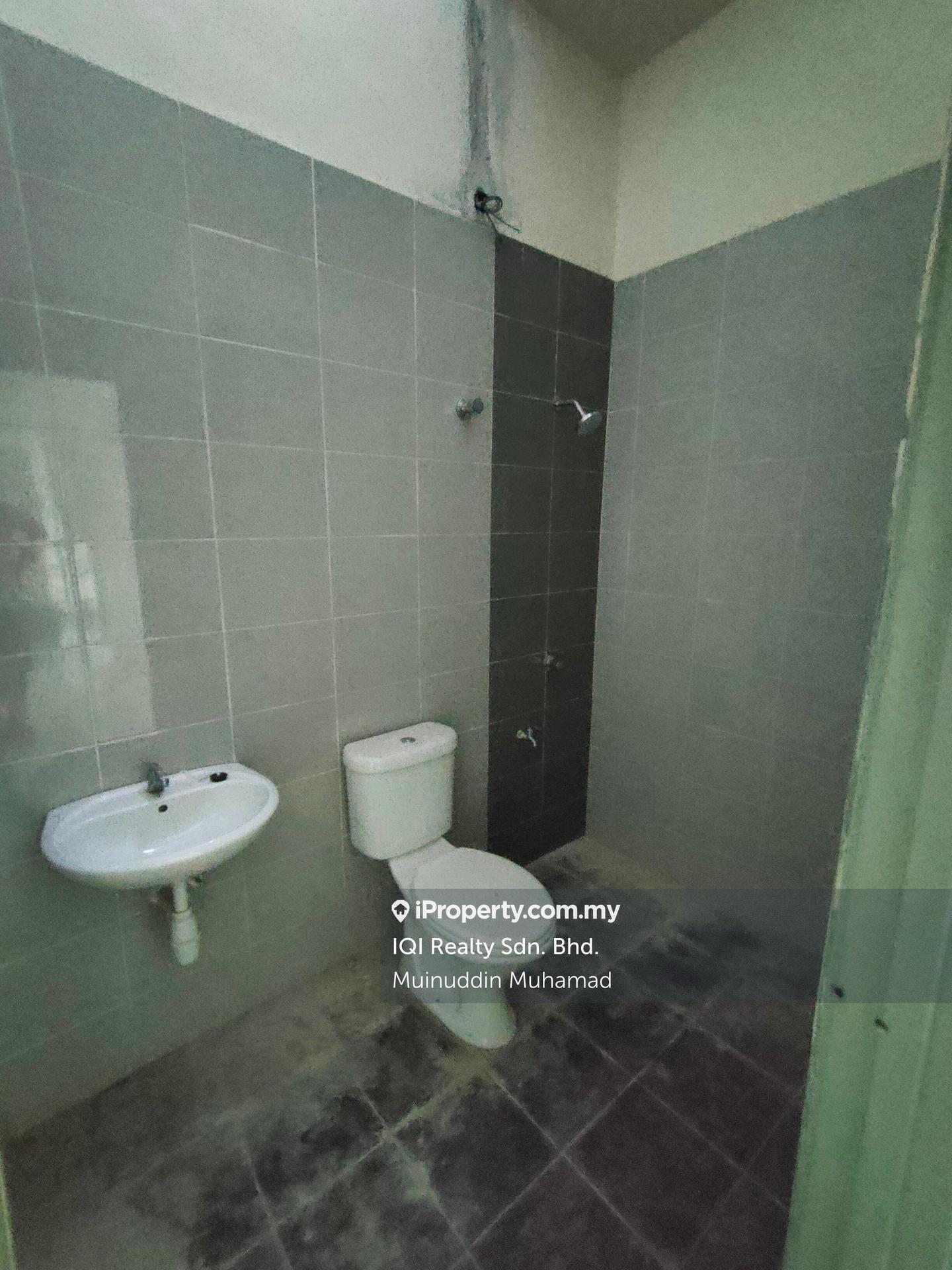 Semi-Detached House for Sale in Taman Sri Bahagia, Teluk Intan by Muinuddin Muhamad - iProperty.com.my