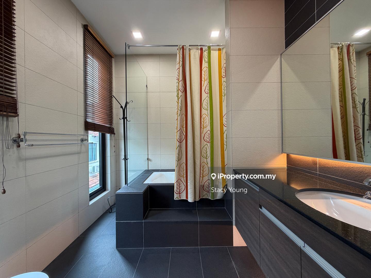 Banglo untuk Dijual di Bukit Gita Bayu, Seri Kembangan oleh Stacy Young - iProperty.com.my