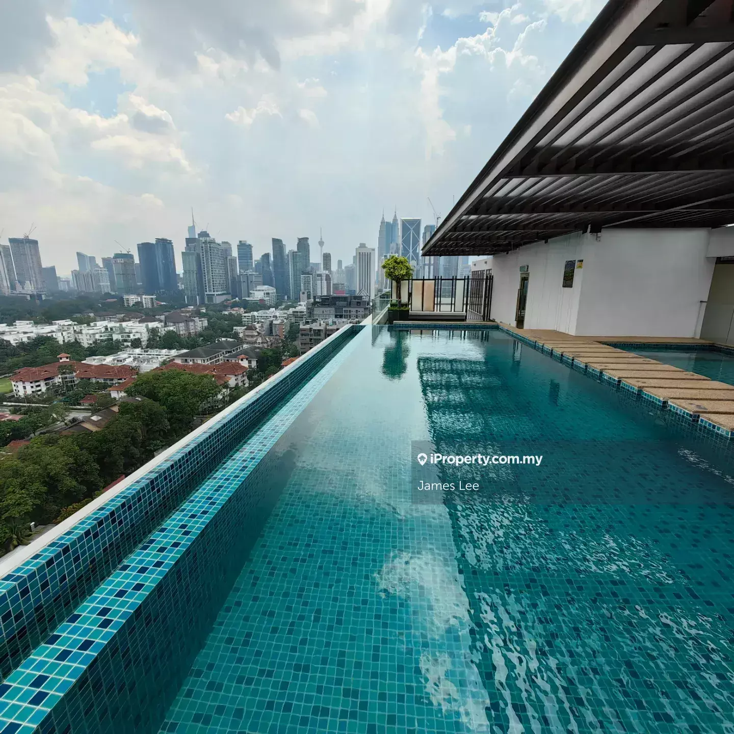 Condominium for Sale in Residensi R8 by James Lee - iProperty.com.my