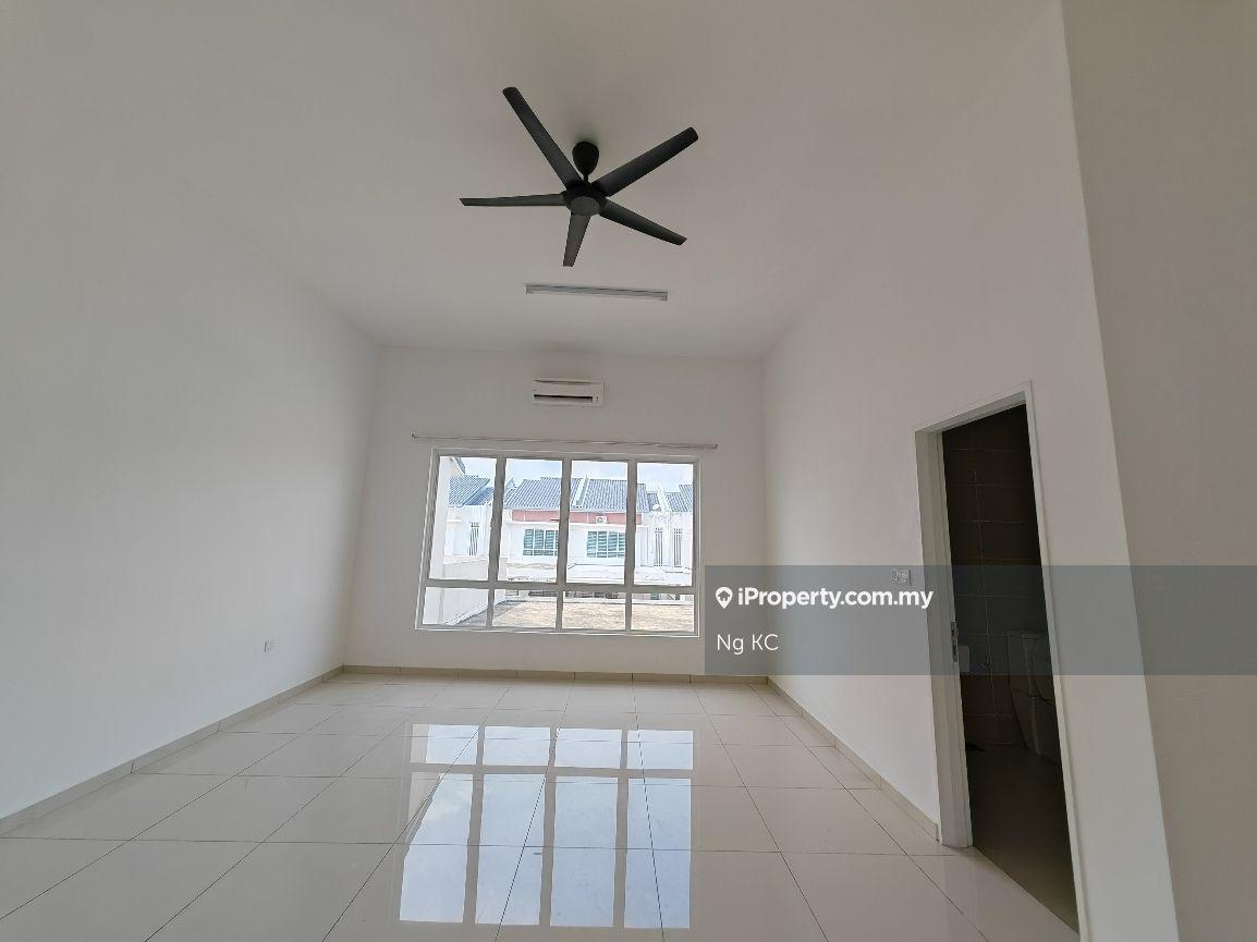 Rumah Berangkai 2 Tingkat untuk Dijual di Hijayu 3, Fellona, Bandar Sri Sendayan oleh Ng KC - iProperty.com.my