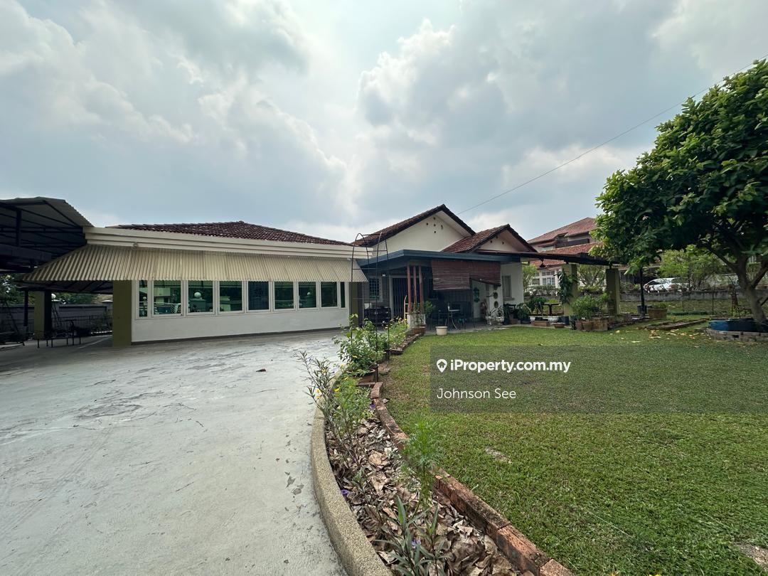 Bungalow House for Sale in Seksyen 5, Jalan Gasing, Bukit Gasing, PJ, Petaling Jaya by Johnson See - iProperty.com.my