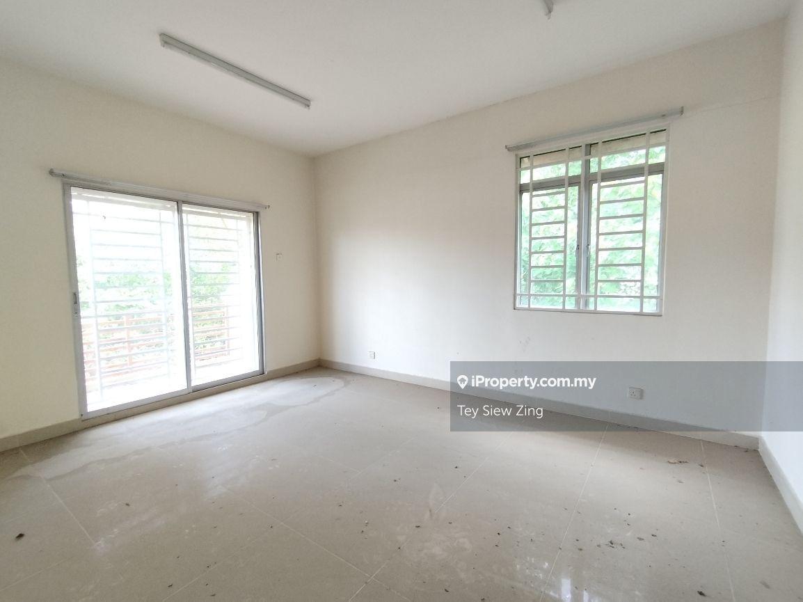 Rumah Berangkai 2.5 Tingkat untuk Dijual di Bukit Serdang, BS 9, BS 10, Taman Bukit Serdang, Seri Kembangan oleh Tey Siew Zing - iProperty.com.my