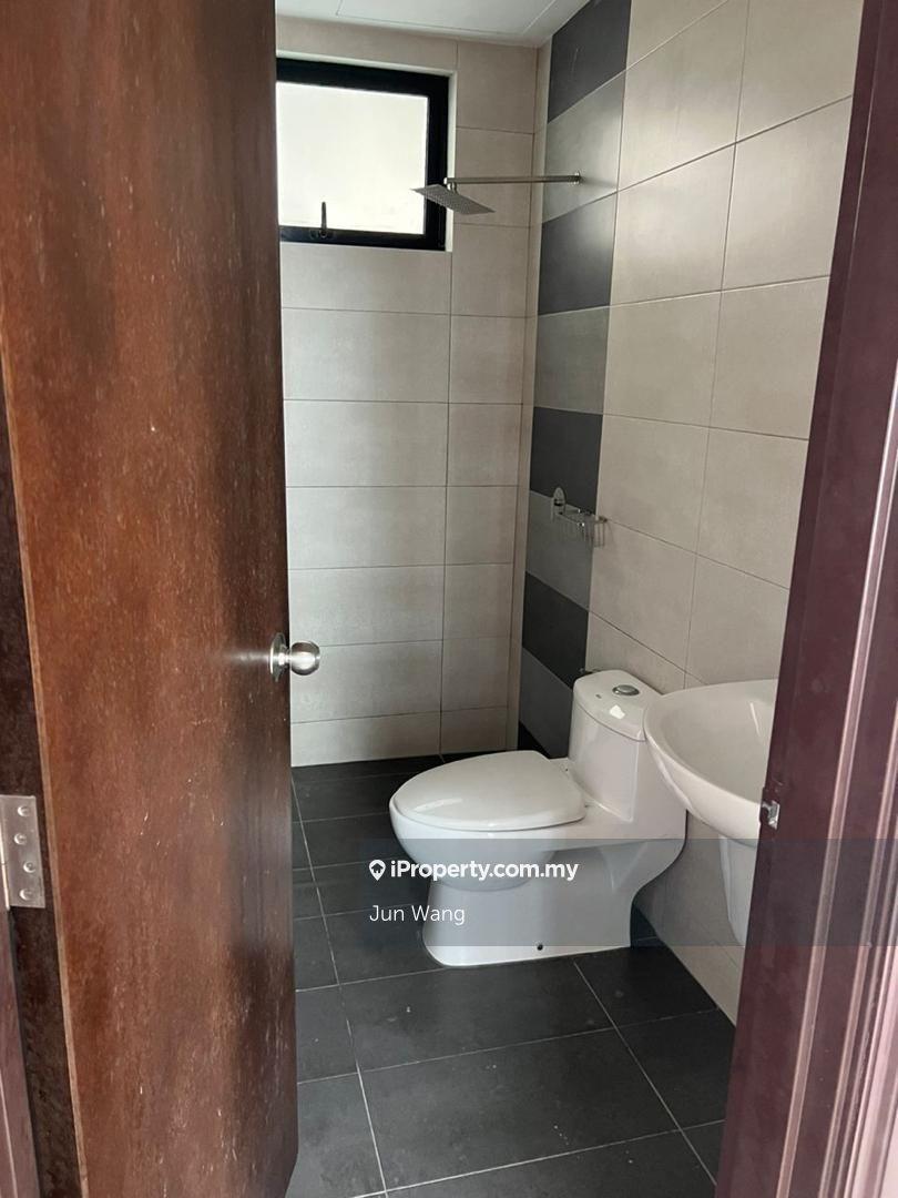 Service Residence for Sale in Molek Regency by Jun Wang - iProperty.com.my