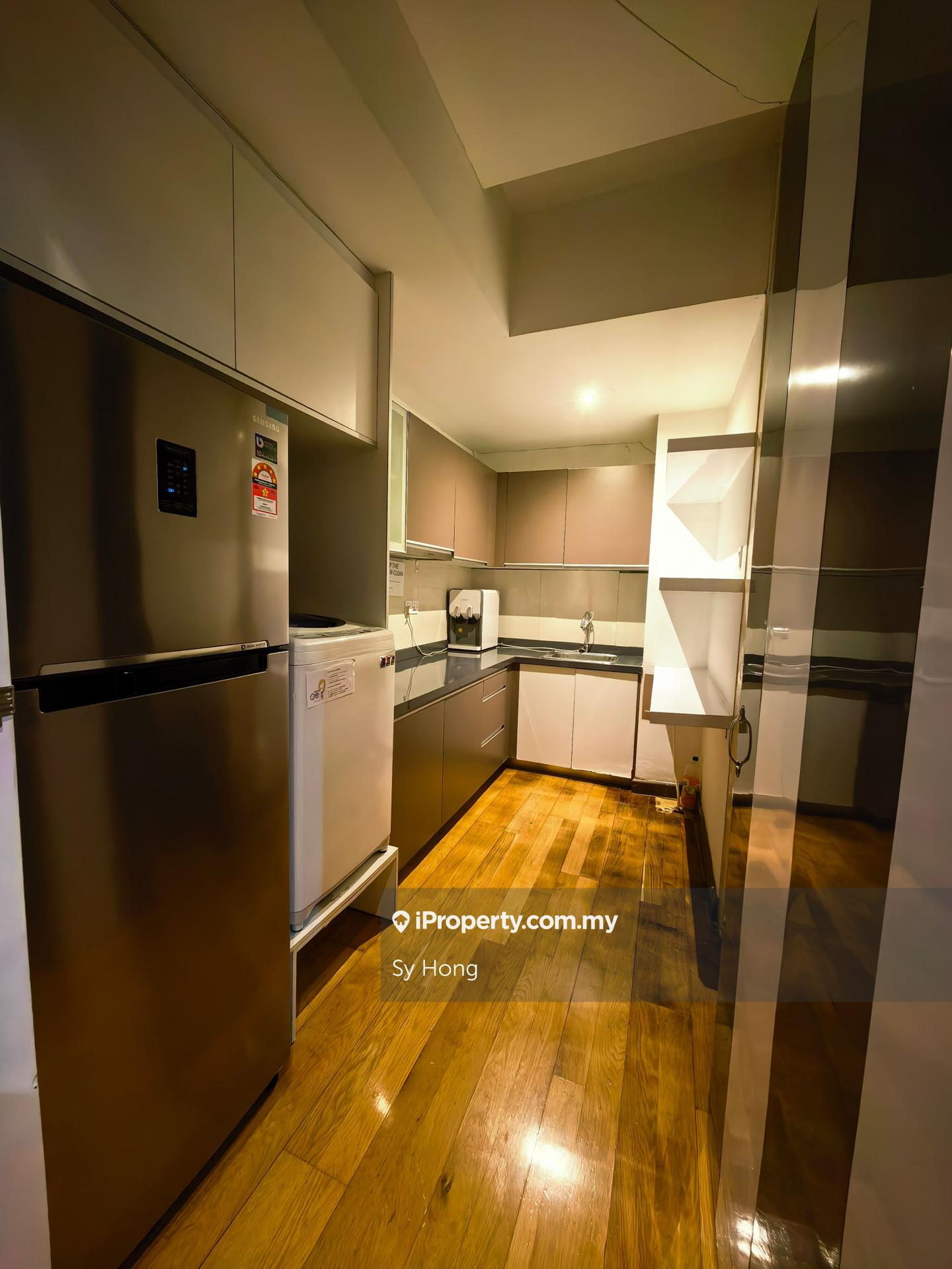 Service Residence for Rent in Regalia Residence by Sy Hong - iProperty.com.my