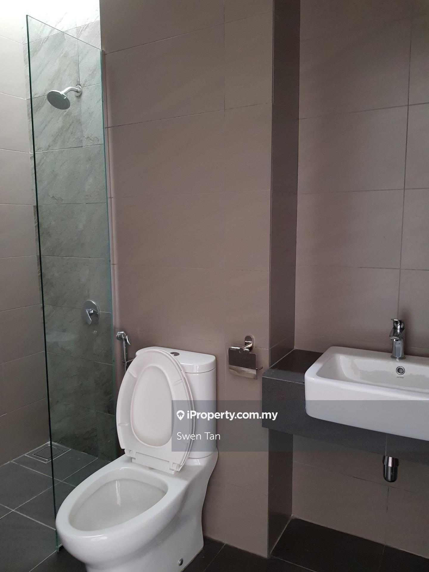 Rumah Berangkai 2 Tingkat untuk Dijual di Telok Panglima Garang, Selangor oleh Swen Tan - iProperty.com.my