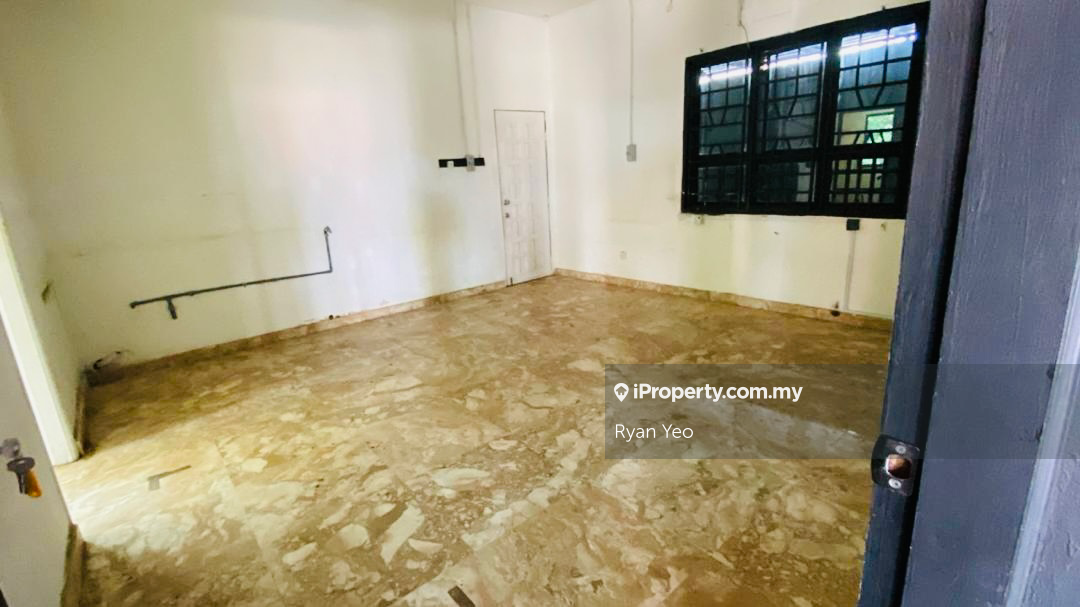 Commercial Bungalow for Rent in Taman Century, Johor Bahru by Ryan Yeo - iProperty.com.my