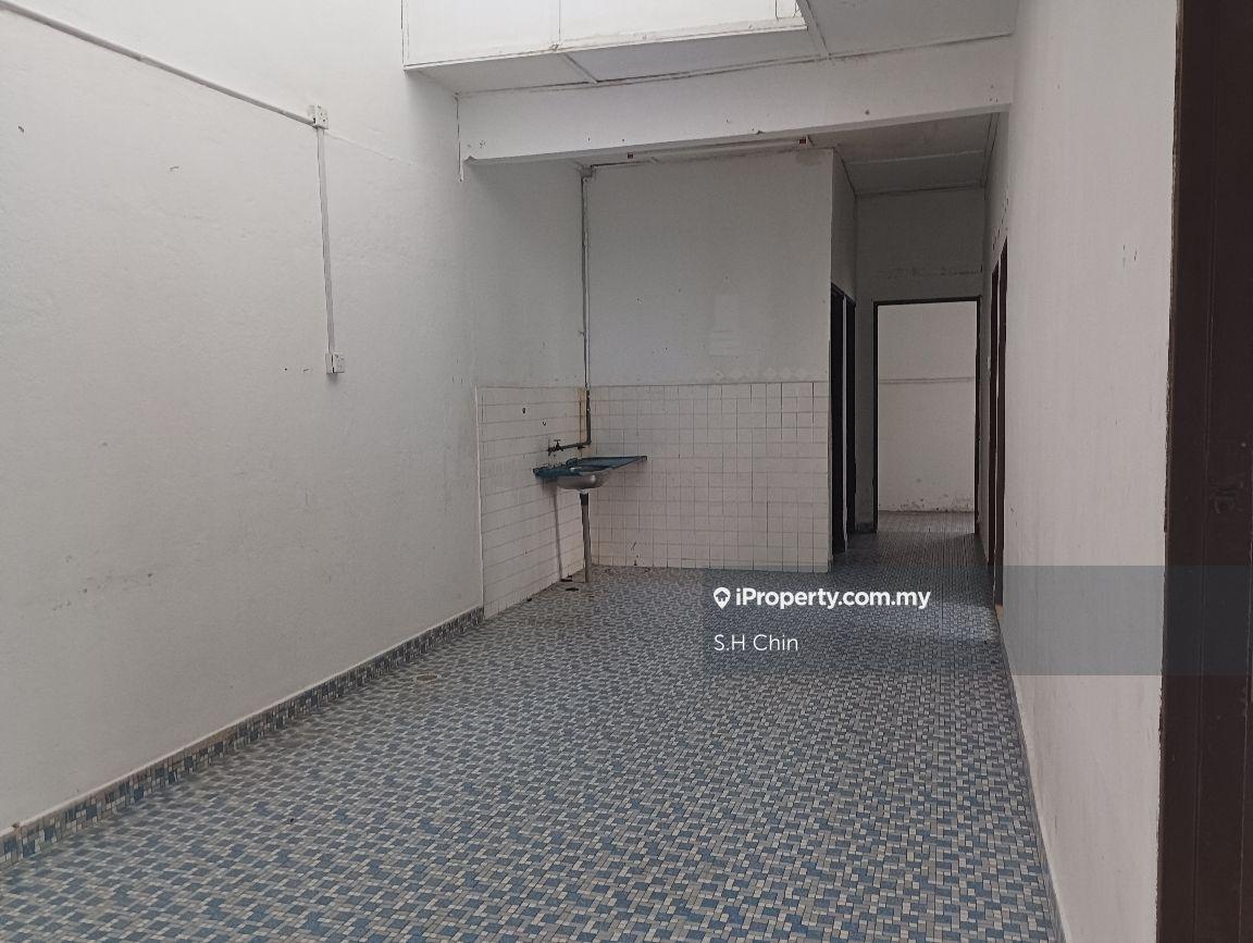 Rumah Berangkai 1 Tingkat untuk Dijual di Desa Semenyih, Semenyih oleh S.H Chin - iProperty.com.my