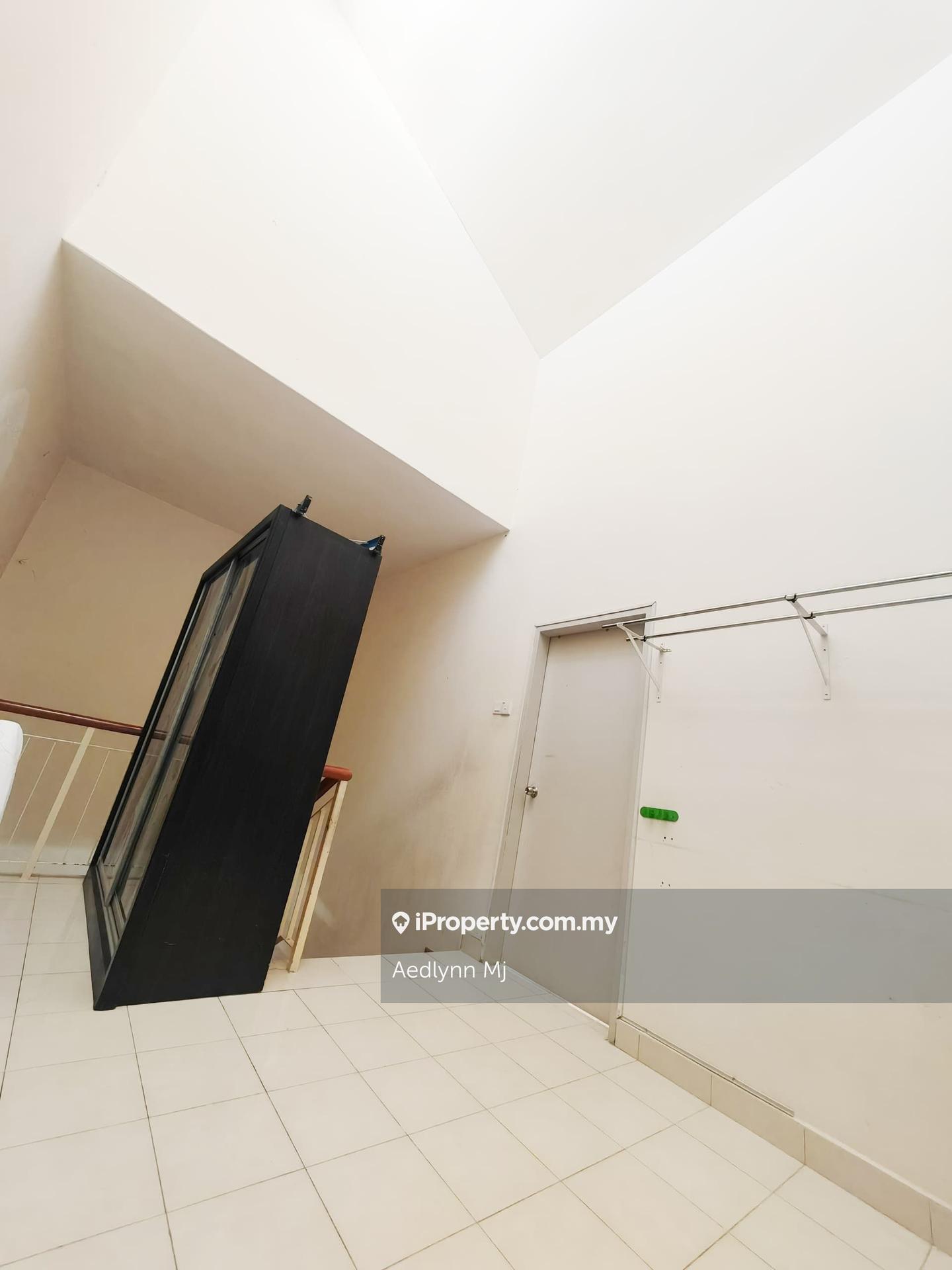 Rumah Berangkai 2 Tingkat untuk Dijual di Taman Putra Impiana, Puchong oleh Aedlynn Mj - iProperty.com.my