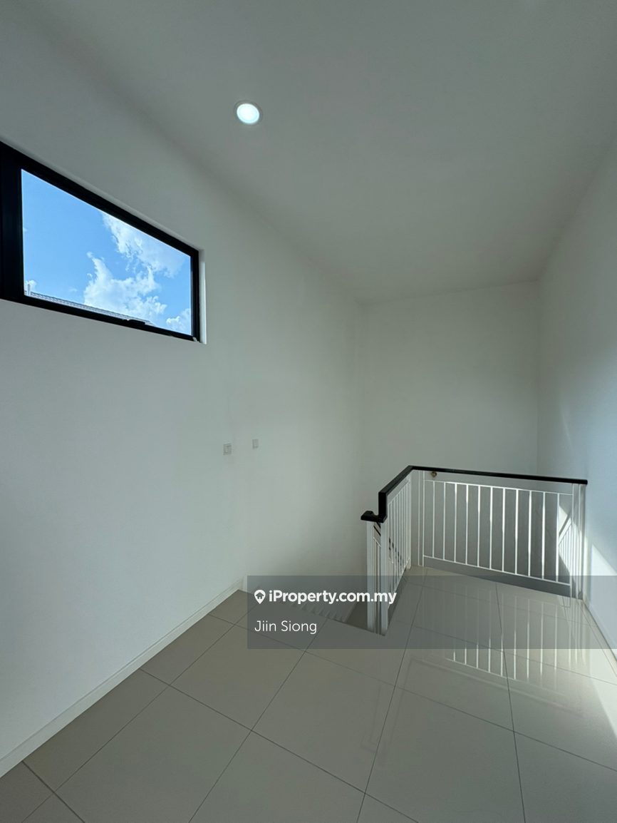 Rumah Teres untuk Dijual di Villa Astana @ Kajang, Kajang oleh Jiin Siong - iProperty.com.my