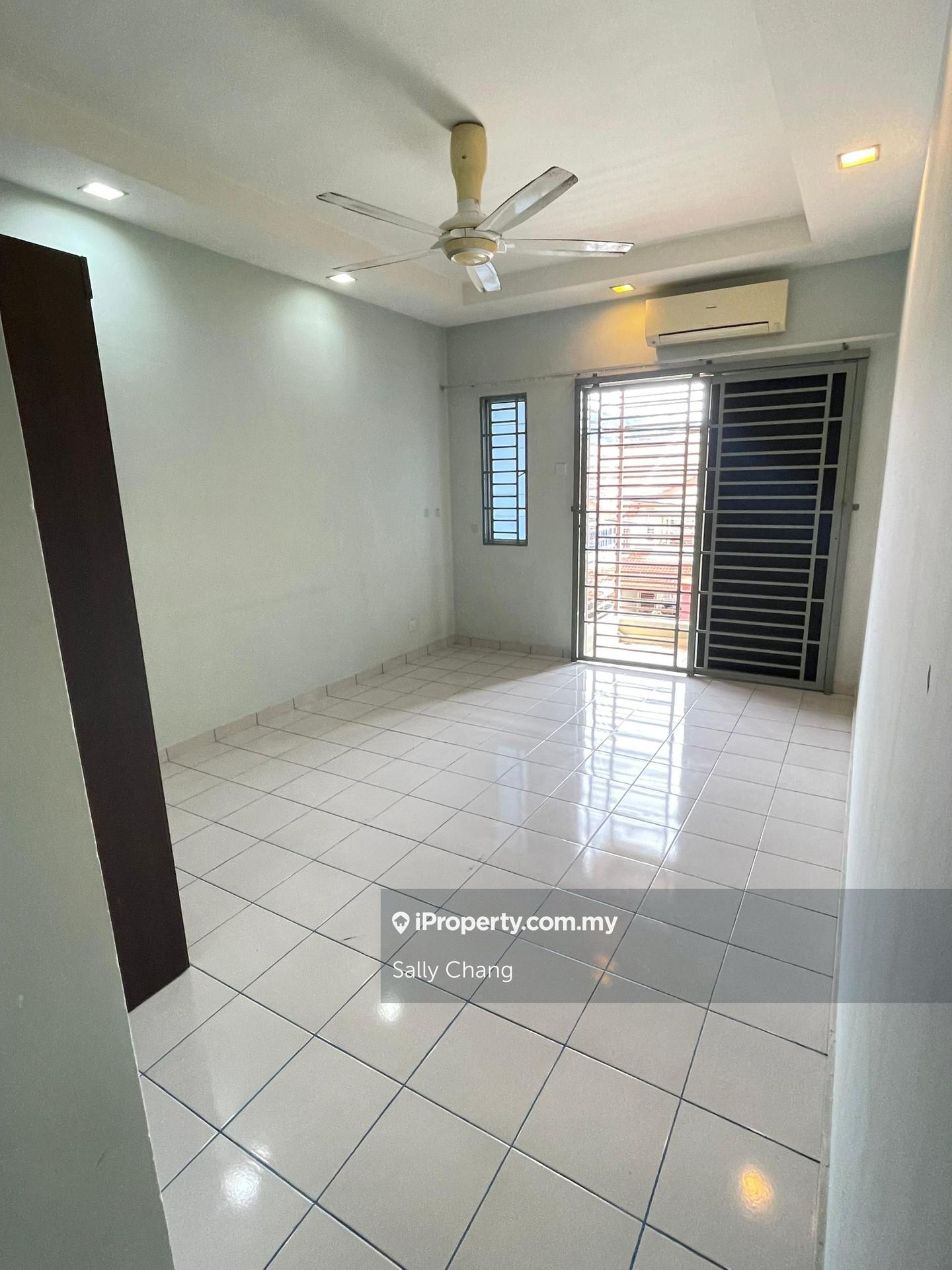 Rumah Bandar untuk Dijual di Amansiara, Selayang oleh Sally Chang - iProperty.com.my