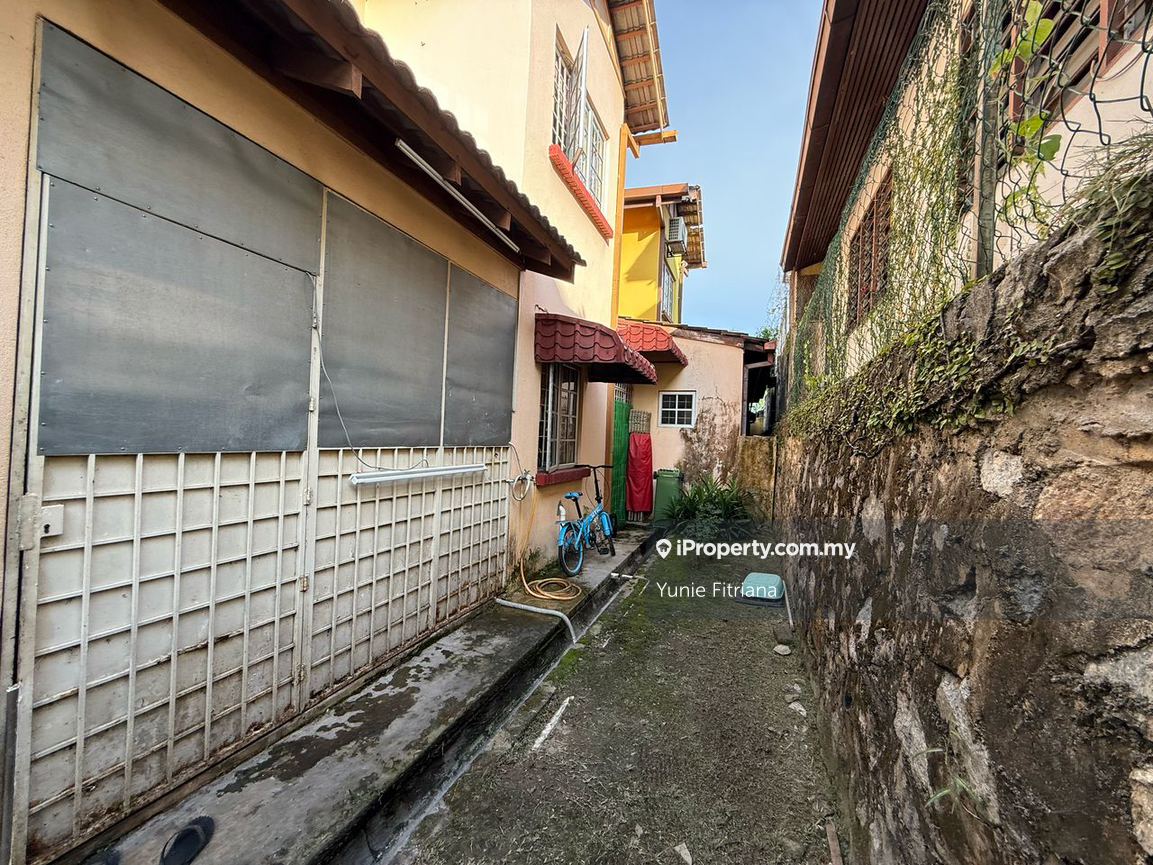 Semi-Detached House for Sale in Taman Impian Gemilang, Kajang by Yunie Fitriana - iProperty.com.my