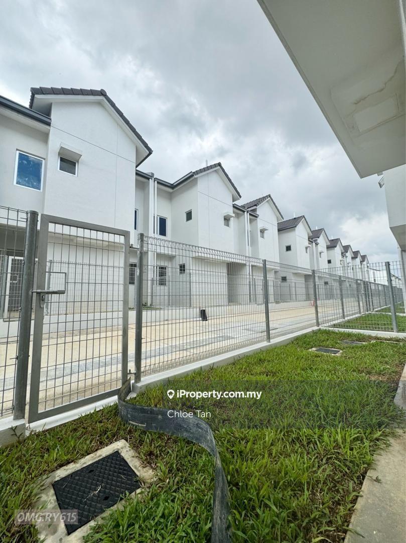 Rumah Berangkai 1.5 Tingkat untuk Dijual di Kota Bayuemas, Klang oleh Chloe Tan - iProperty.com.my