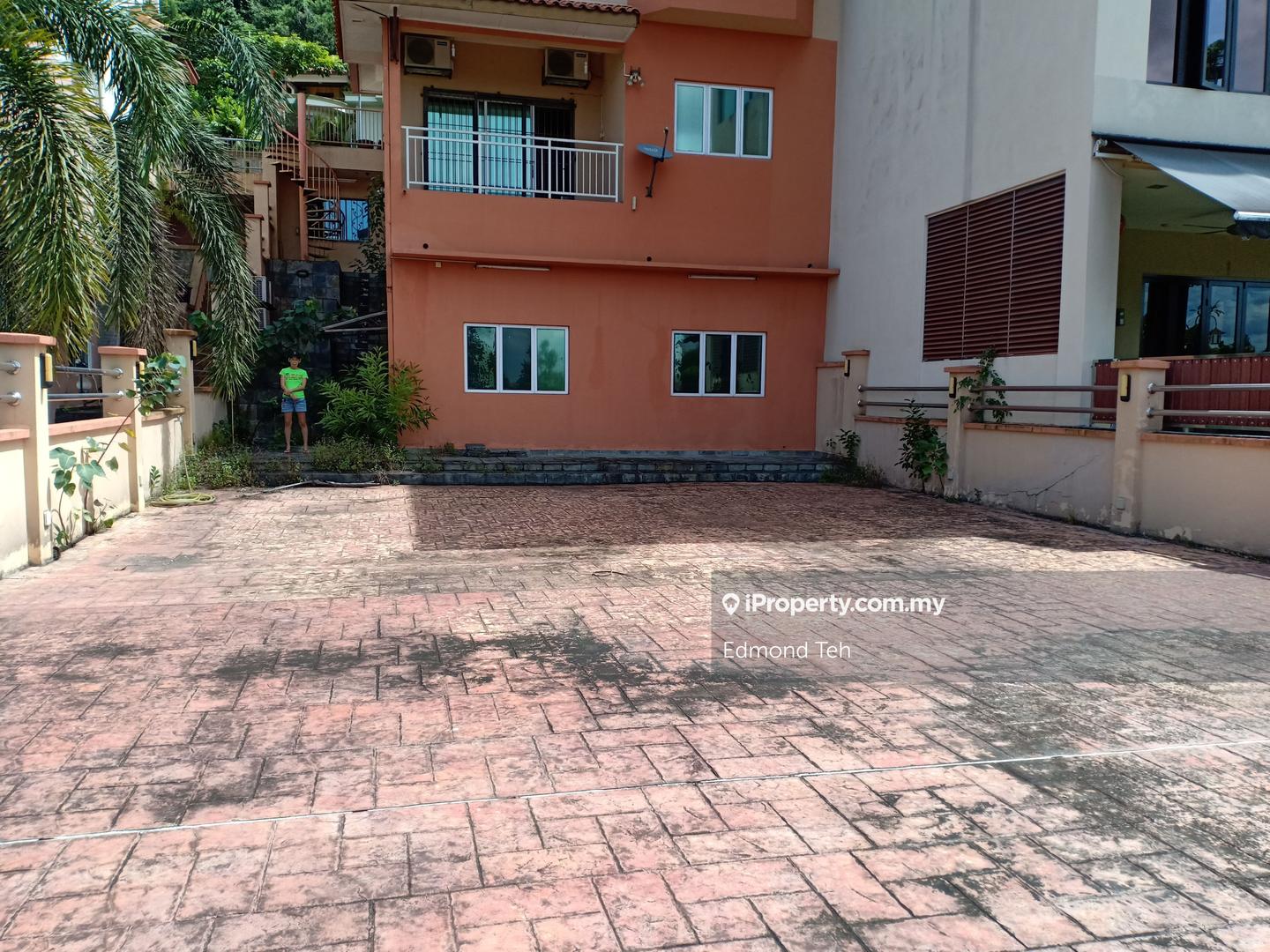 Rumah Berkembar untuk Dijual di Pinggiran Bukit Segar 3 storey + Garden, Cheras oleh Edmond Teh - iProperty.com.my