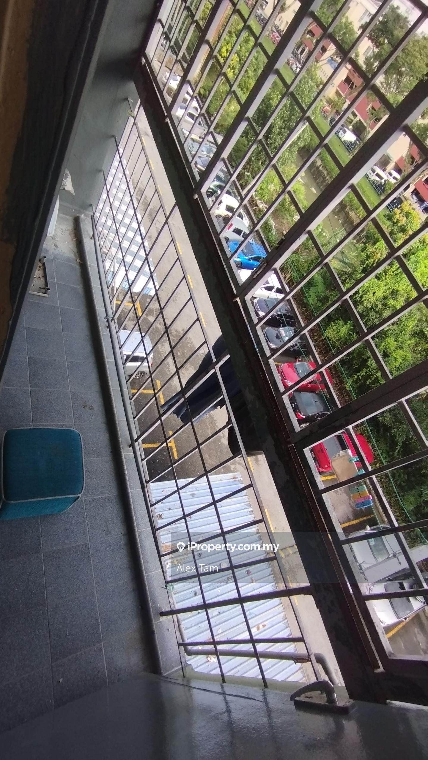 Flat for Sale in Lembah Maju Flat (RP1 RP2 RP3 RP4) by Alex Tam - iProperty.com.my