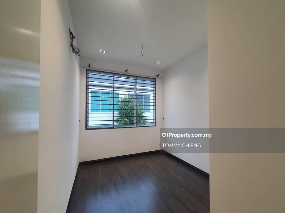 Rumah Berangkai 2 Tingkat untuk Dijual di Eco Majestic, Semenyih oleh TOMMY CHIENG - iProperty.com.my