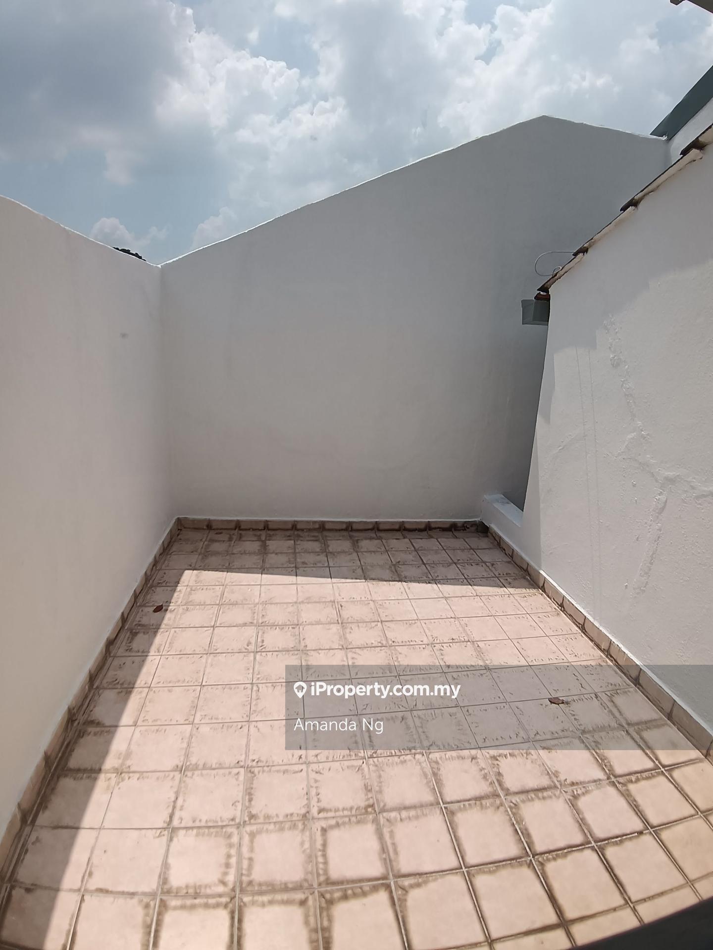 Rumah Berkembar untuk Disewa di Bandar Utama 11, Bandar Utama oleh Amanda Ng - iProperty.com.my