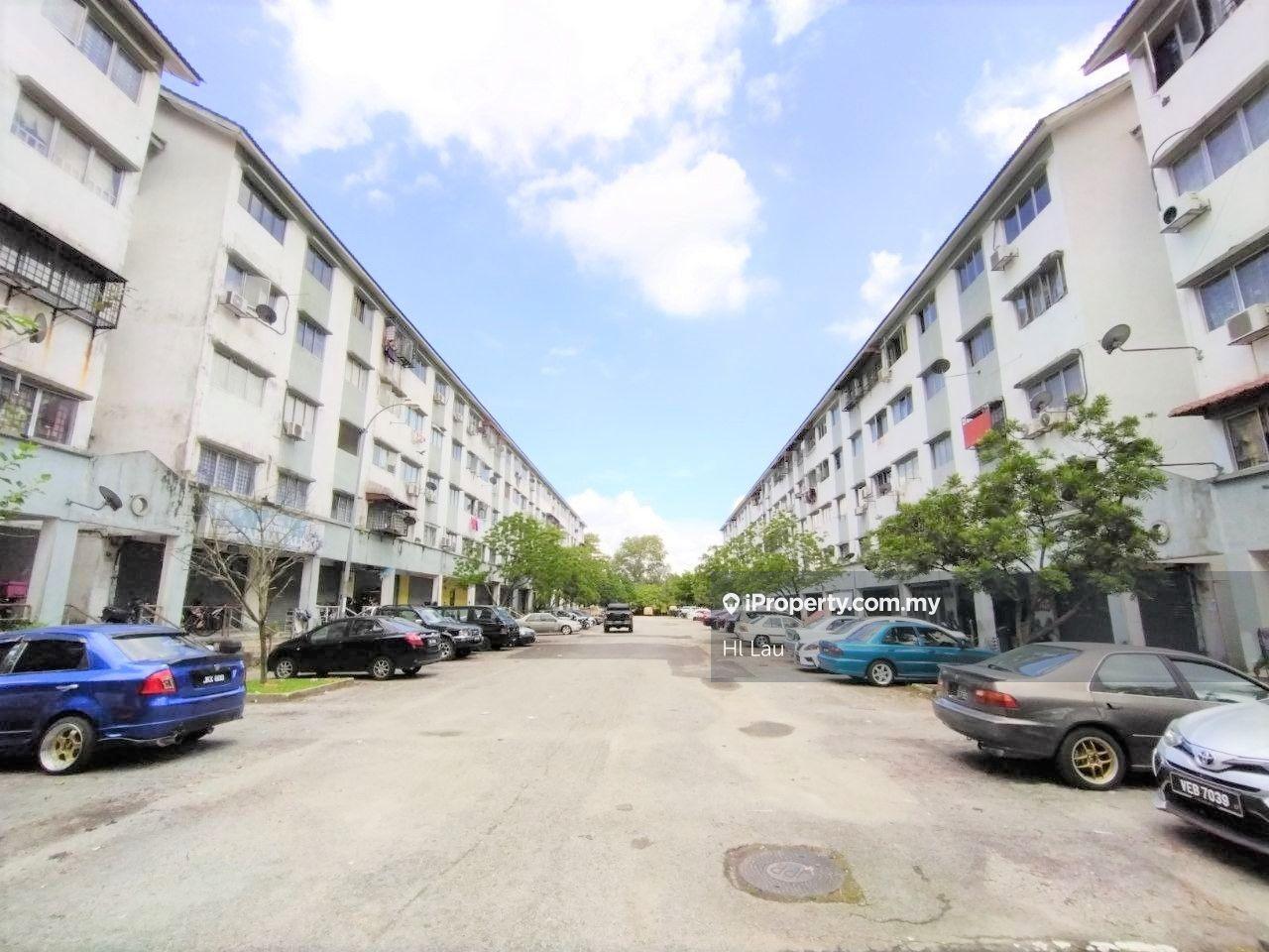 Pangsapuri untuk Dijual di Putra Permai Block C oleh Hl Lau - iProperty.com.my