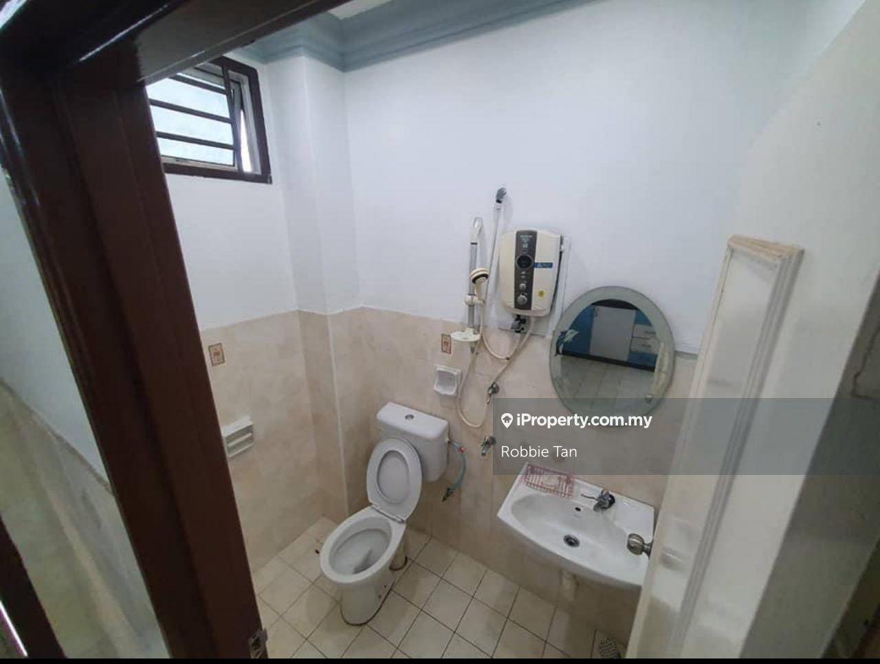 Rumah Berangkai 2 Tingkat untuk Dijual di Taman Austin Perdana, Tebrau oleh Robbie Tan - iProperty.com.my