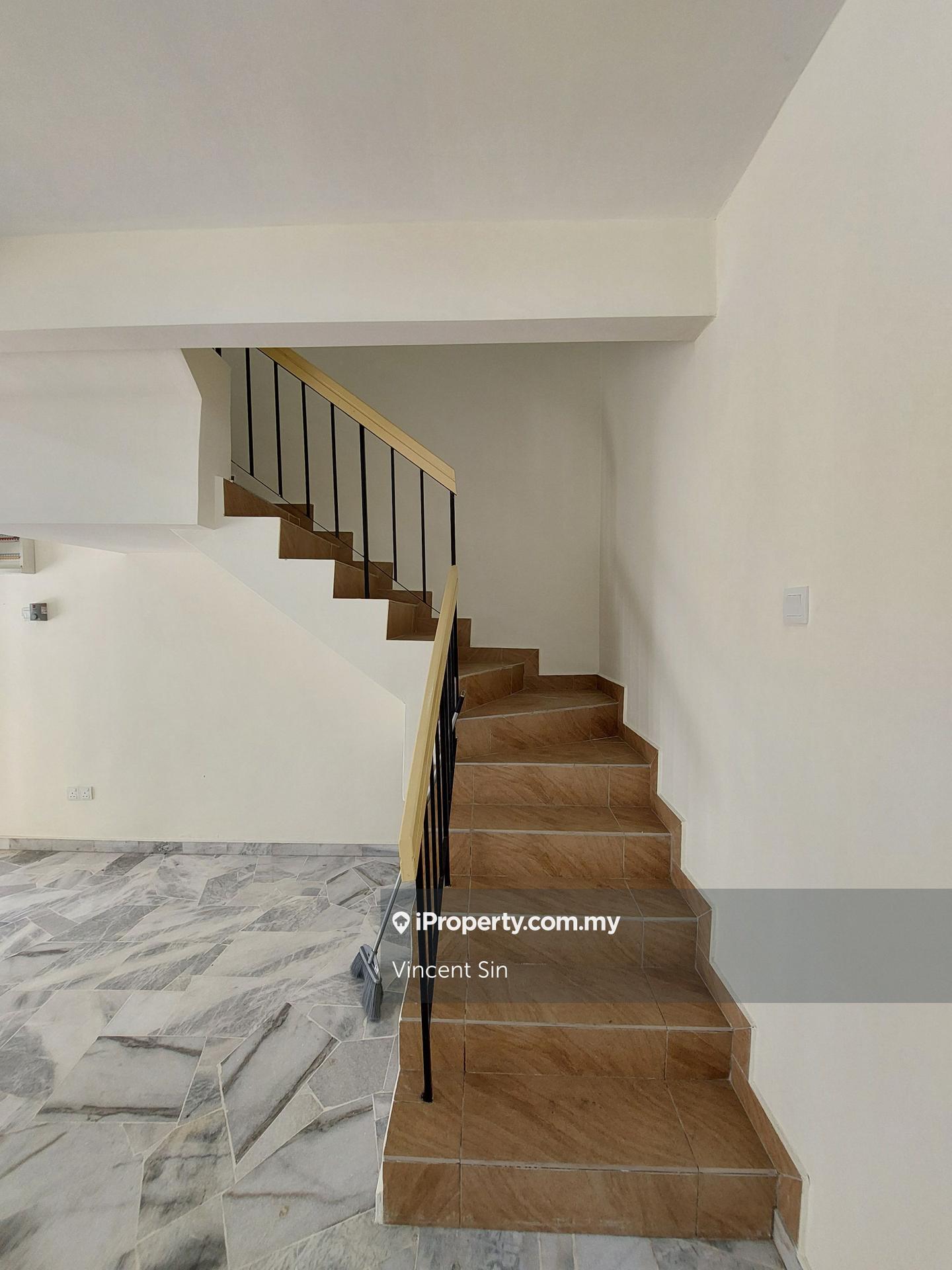 Rumah Berangkai 2 Tingkat untuk Dijual di Puchong Intan, Puchong oleh Vincent Sin - iProperty.com.my