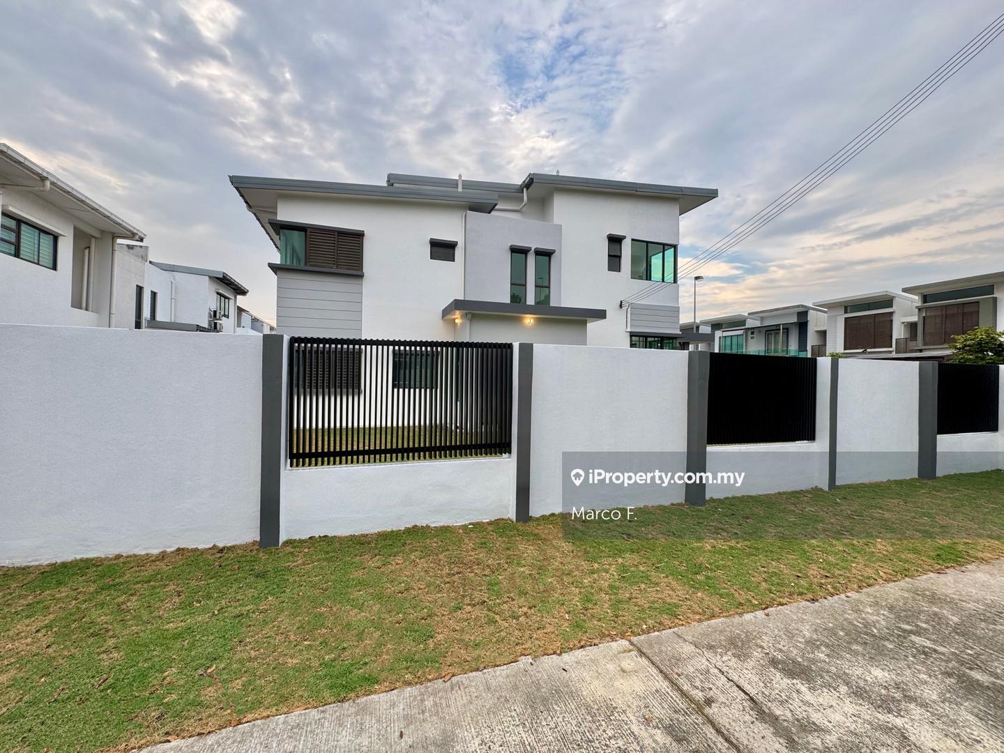 Rumah Berangkai 2 Tingkat untuk Dijual di [Newly Renovated | Below Market] Bukit Raja, Klang, Bukit Raja oleh Marco F. - iProperty.com.my