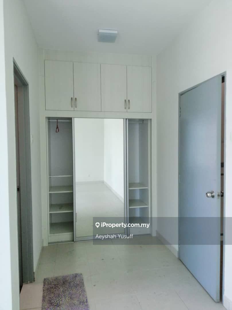 Cluster House for Sale in Puncak Alam Corner, Ktchen Extended, Puncak Alam by Aeyshah Yusuff - iProperty.com.my