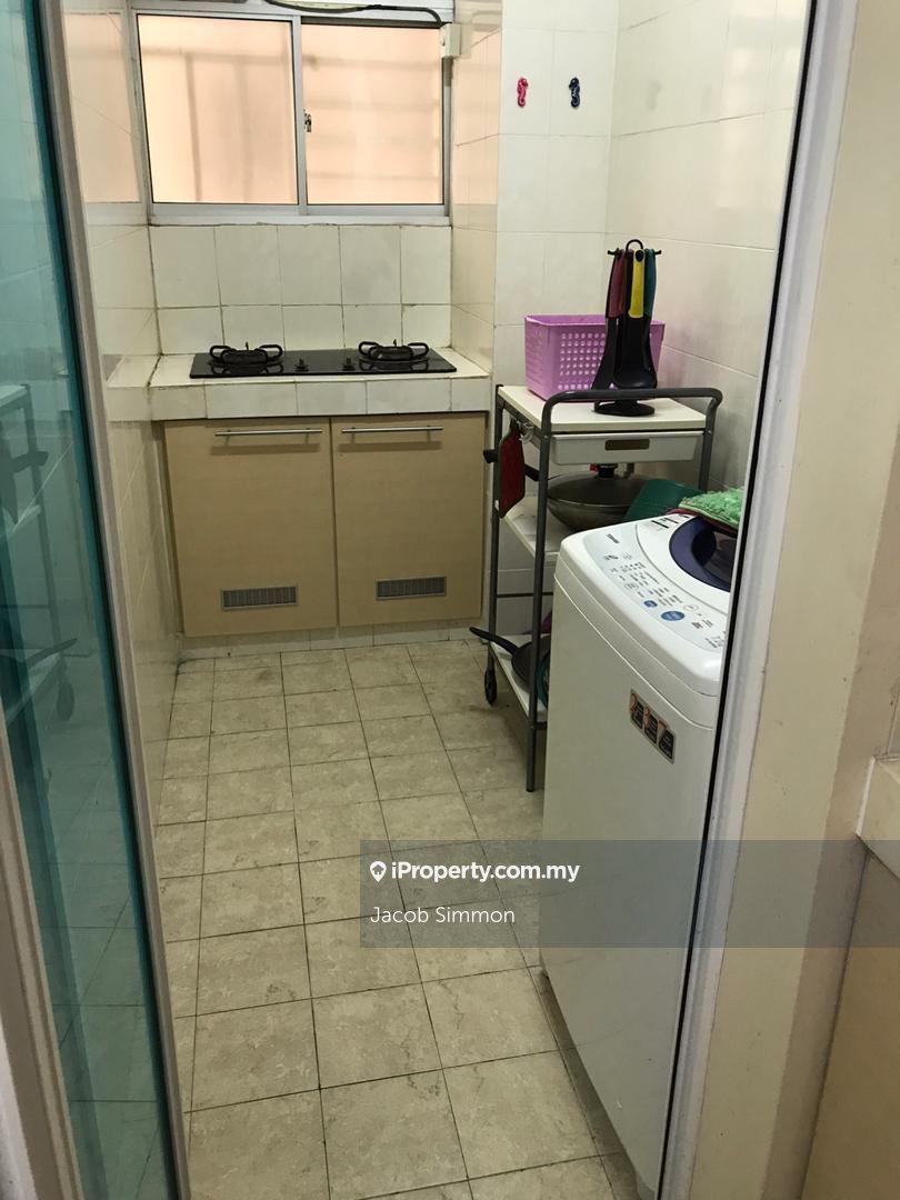 Apartment for Sale in Puteri Bayu Apartment by Jacob Simmon - iProperty.com.my