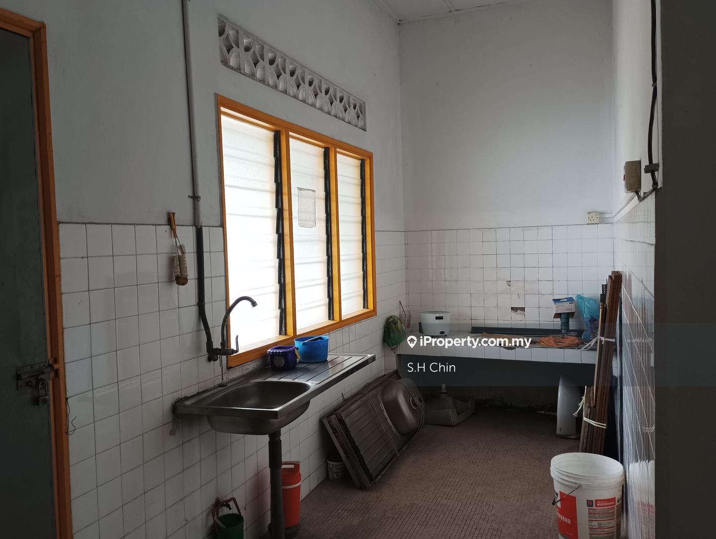 Rumah Berangkai 1 Tingkat untuk Dijual di Happy Garden, Kuchai Lama oleh S.H Chin - iProperty.com.my