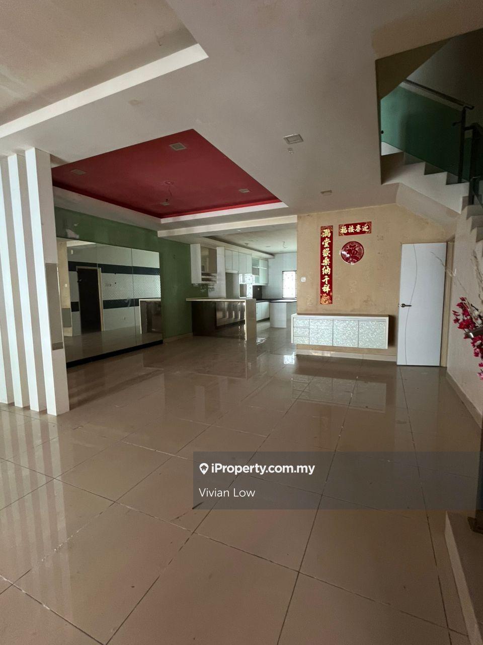 Rumah Berangkai 2.5 Tingkat untuk Dijual di Taman Suria Tropika, Seri Kembangan oleh Vivian Low - iProperty.com.my