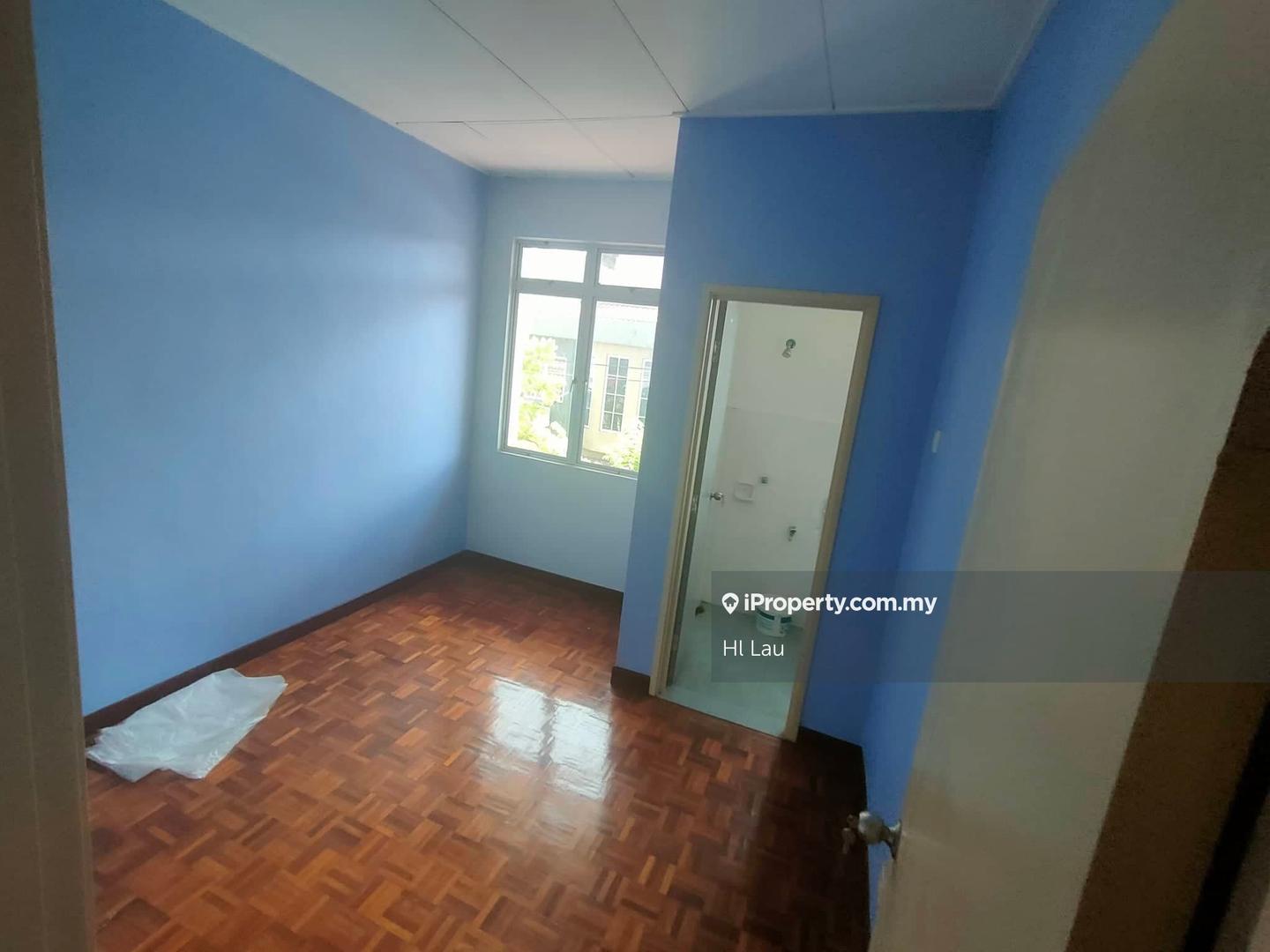 Rumah Berangkai 2 Tingkat untuk Dijual di Taman Tasik Kesuma 2 Sty Free hold Corner House, Semenyih oleh Hl Lau - iProperty.com.my