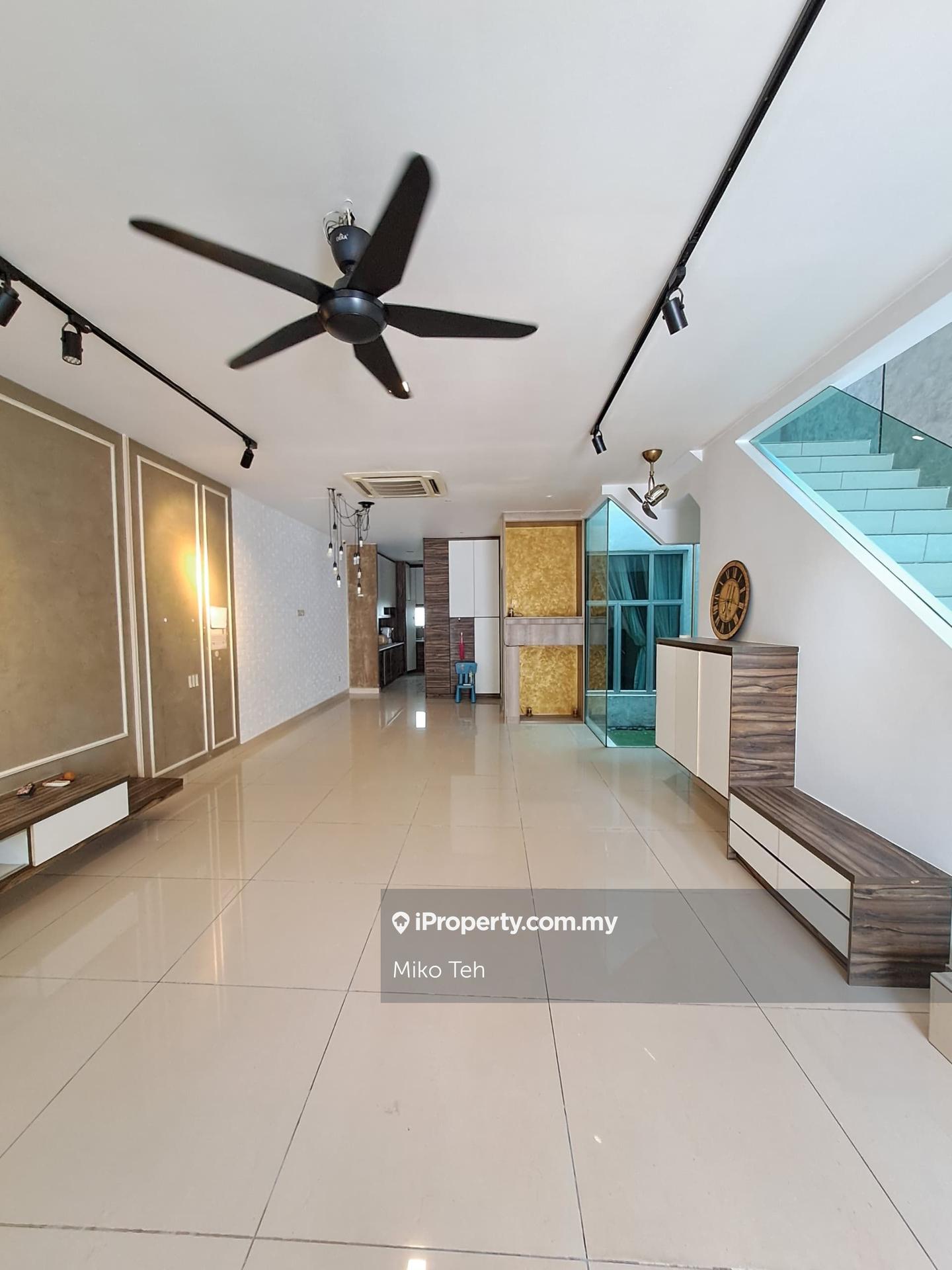 Rumah Berangkai 2 Tingkat untuk Dijual di Taman Lestari Putra, Seri Kembangan oleh Miko Teh - iProperty.com.my