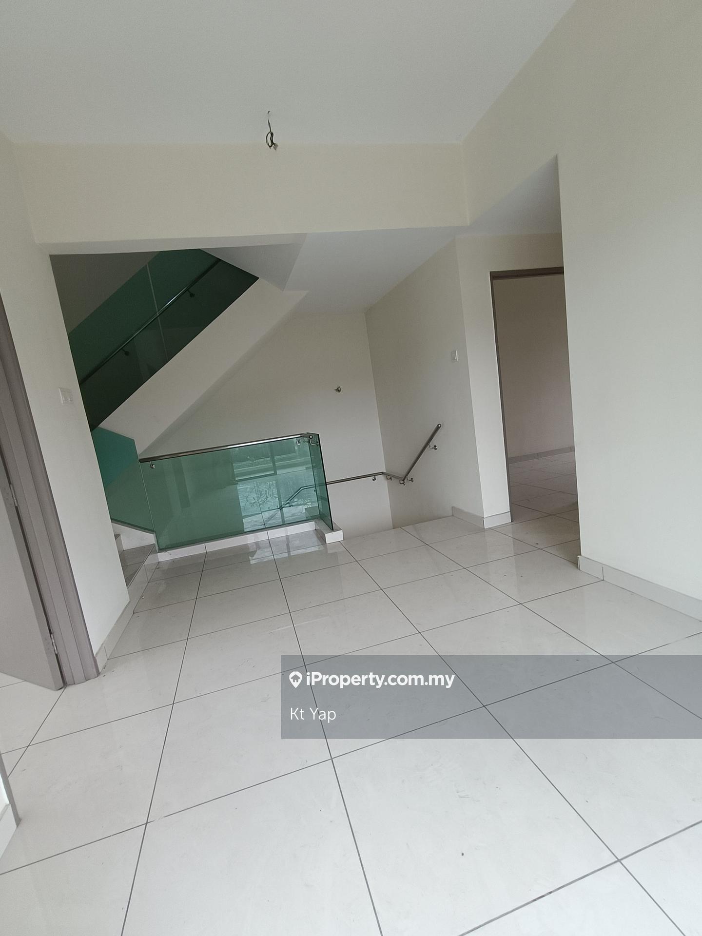 Rumah Berangkai 3 Tingkat untuk Dijual di Gembira 33, Kuchai Lama, Happy Garden, Salak South, Sri Petaling oleh Kt Yap - iProperty.com.my