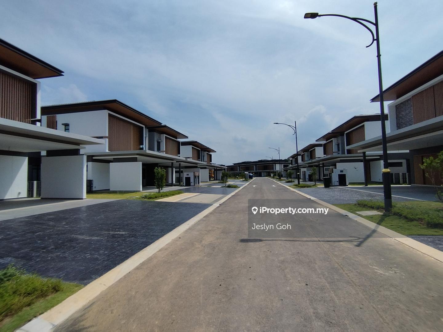 Rumah Berkembar untuk Dijual di Setia Eco Glades, Cyberjaya oleh Jeslyn Goh - iProperty.com.my