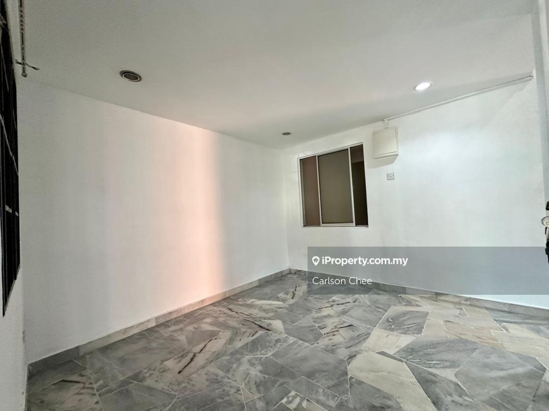 Rumah Berangkai 1.5 Tingkat untuk Dijual di Seksyen 28, Shah Alam oleh Carlson Chee - iProperty.com.my