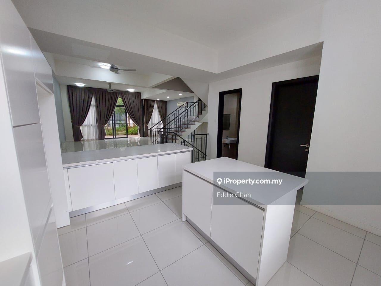 Rumah Berangkai 3 Tingkat untuk Dijual di 16 Quartz Courtyard Villa, Melawati oleh Eddie Chan - iProperty.com.my
