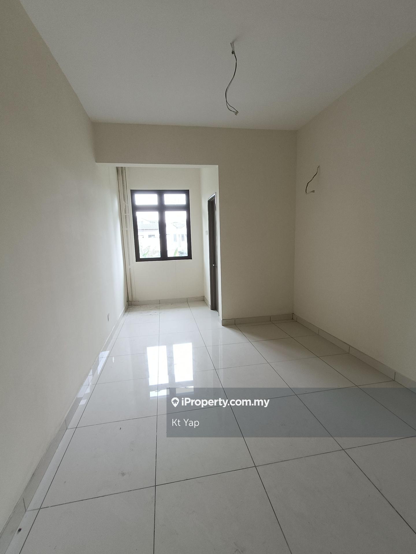 Rumah Berangkai 3 Tingkat untuk Dijual di Gembira 33, Kuchai Lama, Happy Garden, Salak South, Sri Petaling oleh Kt Yap - iProperty.com.my
