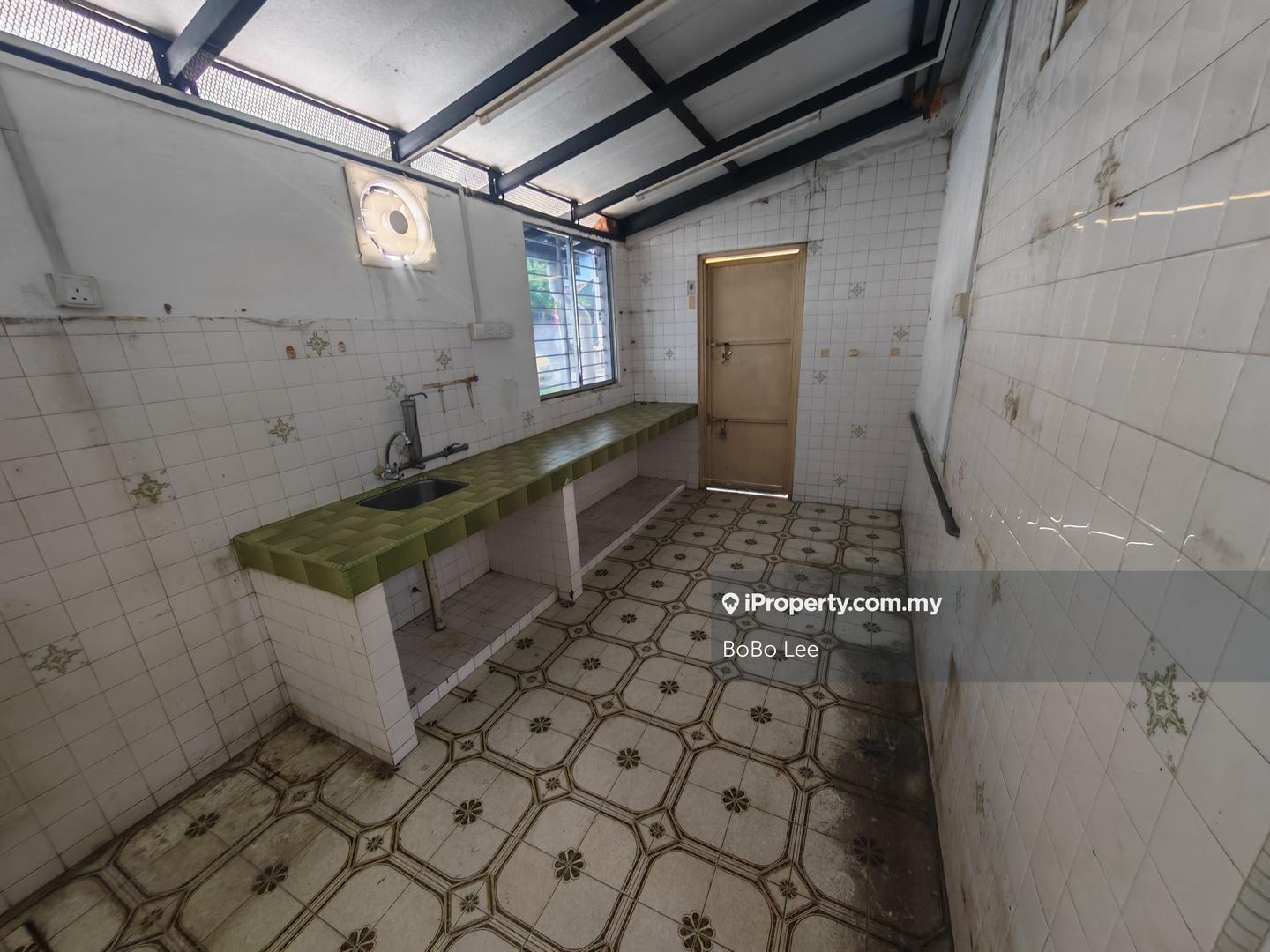 Rumah Berangkai 2 Tingkat untuk Dijual di dvdqz, Jalan Klang Lama (Old Klang Road) oleh BoBo Lee - iProperty.com.my