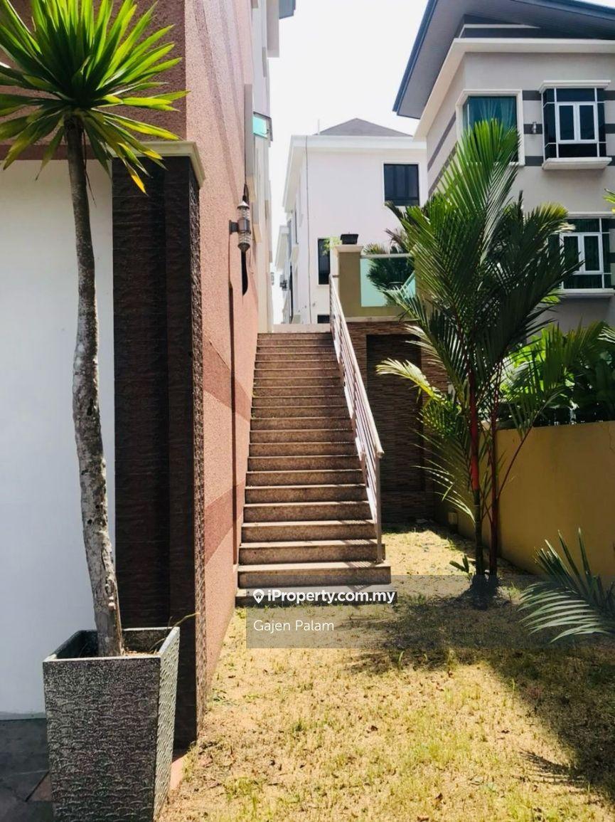 Banglo untuk Dijual di Mines Resort City, Seri Kembangan oleh Gajen Palam - iProperty.com.my