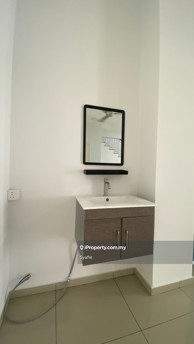 Rumah Teres untuk Disewa di Eco Majestic, Semenyih oleh Syafie - iProperty.com.my