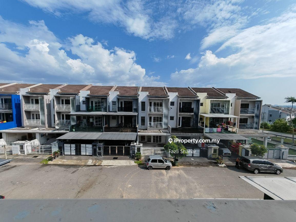 Rumah Berangkai 2.5 Tingkat untuk Dijual di Abadi Heights, Puchong oleh Fazli Shahar - iProperty.com.my