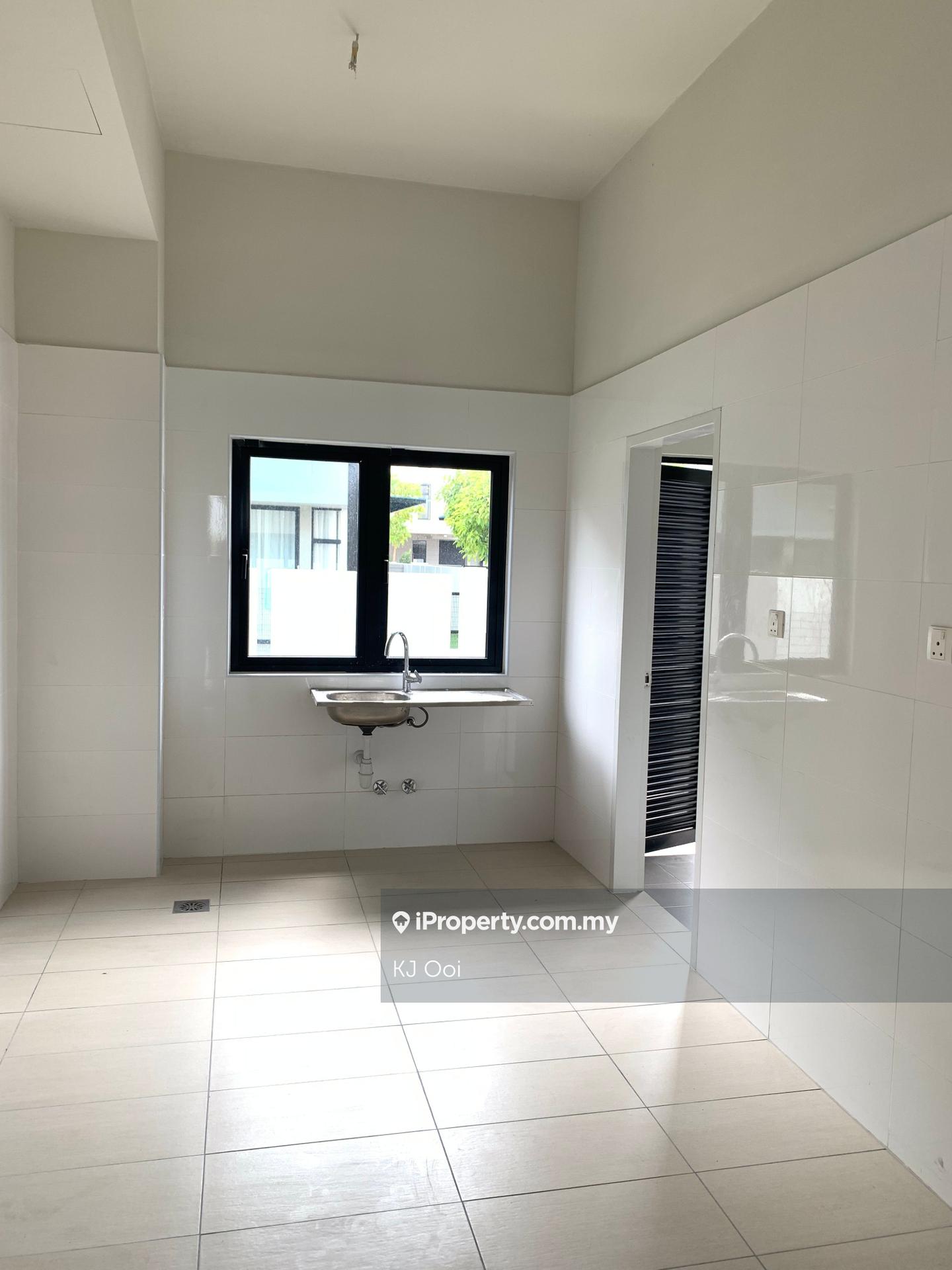 Rumah Berkembar untuk Dijual di Bandar Tropicana Aman, Telok Panglima Garang oleh KJ Ooi - iProperty.com.my