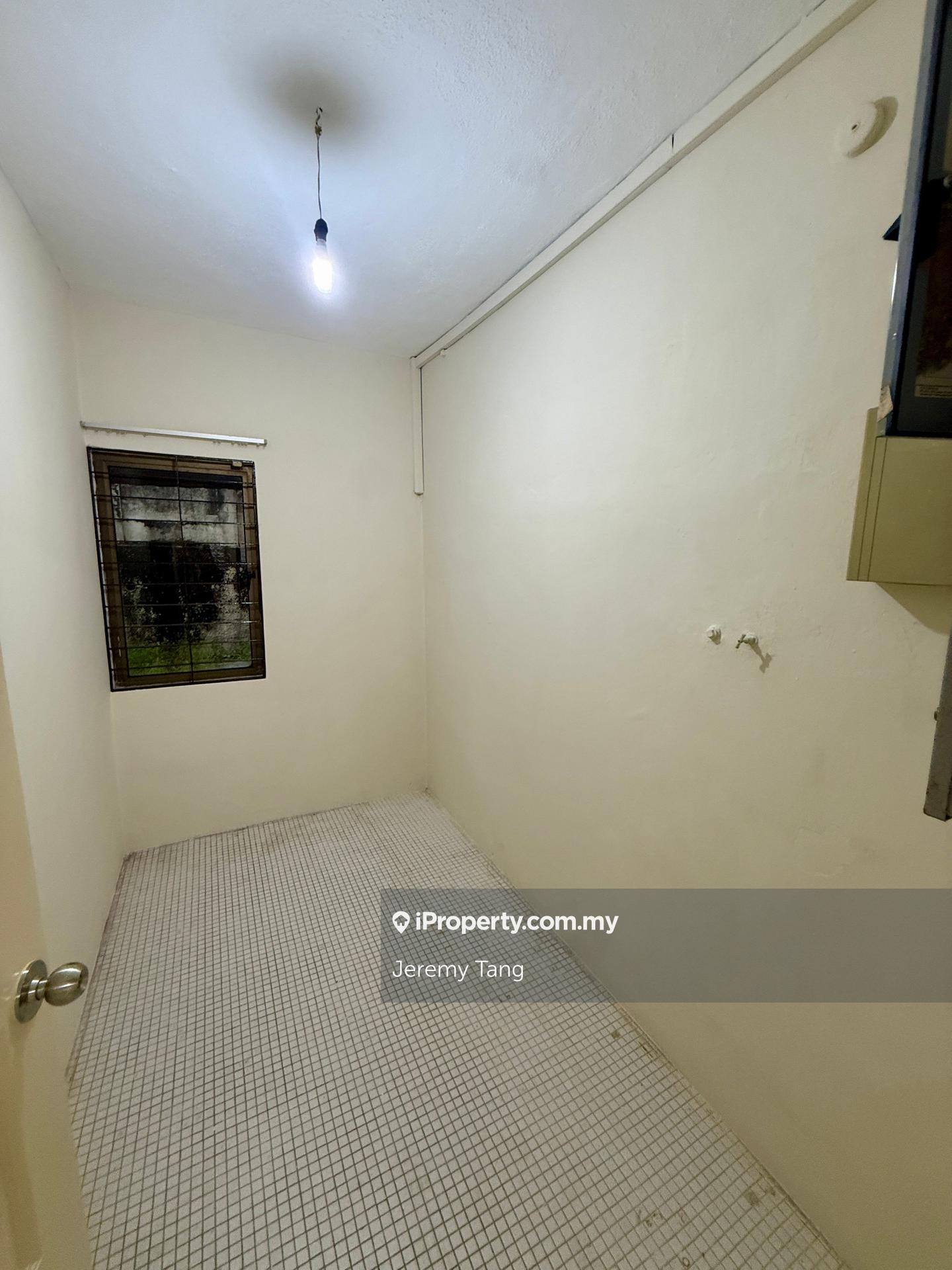 Banglo untuk Dijual di 2-storey Bungalow on Squarish Flat Land, Bangsar oleh Jeremy Tang - iProperty.com.my