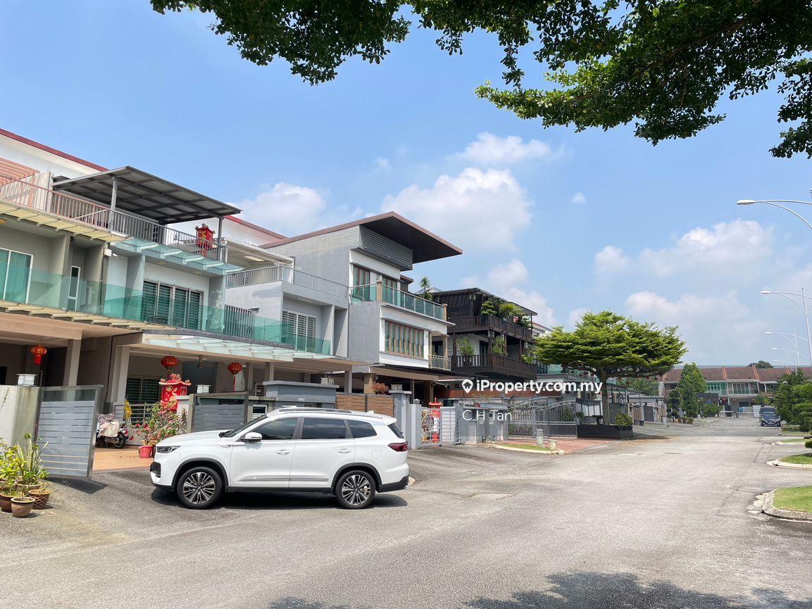 3-storey Terraced House for Sale in New Green Park, Rawang by C.H Tan - iProperty.com.my